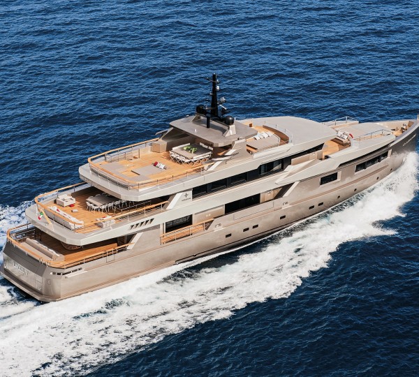 IY&A Award 2015 for Striking Admiral Maxima 47 Charter Yacht ENTOURAGE