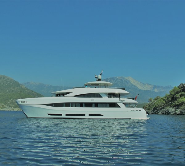 World Superyacht Award 2014 for Curvelle luxury yacht ‘quaranta’