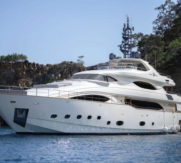 Video: CRN 133 motor yacht SARAMOUR