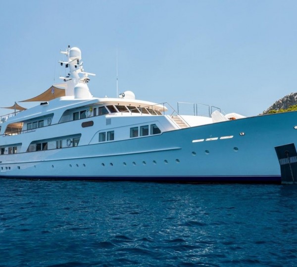 Video: 83m Feadship motor yacht SAVANNAH under sea trials