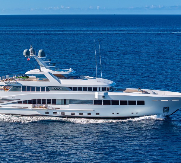 Video of Feadship 808 motor yacht SYMPHONY leaving the shipyard