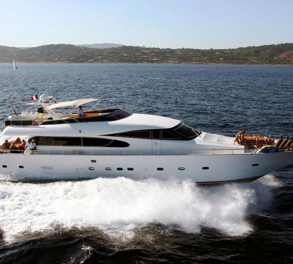 Take a glimpse at ground-breaking Amer 94’ Superyacht SAVE THE SEA