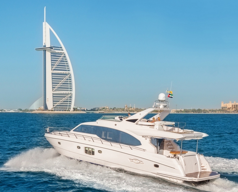 1-Luxury yacht Majesty 70