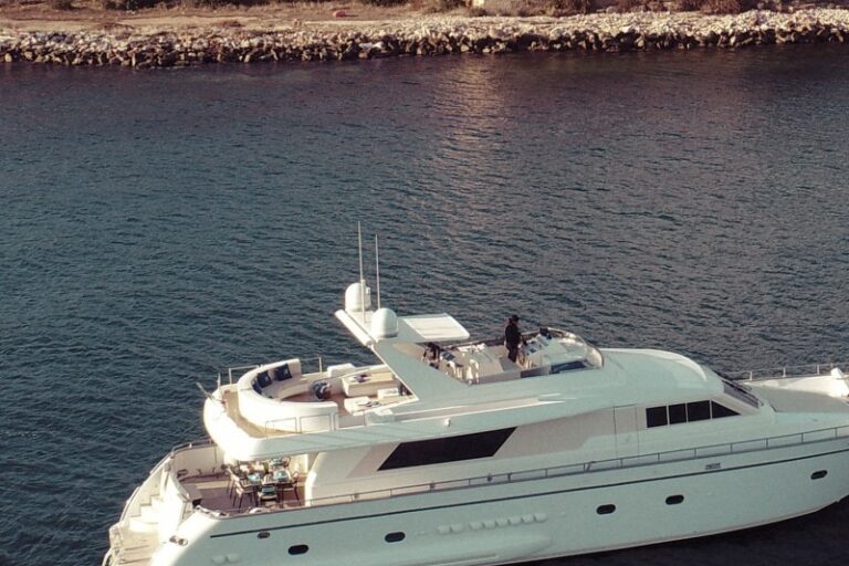 M/Y BEYOND