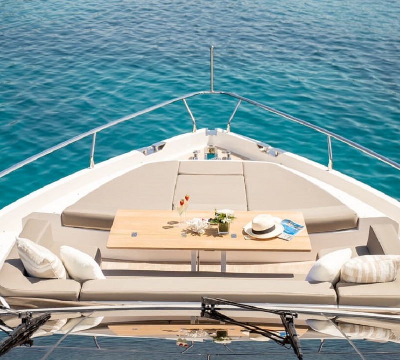 Luxury yacht TOMI