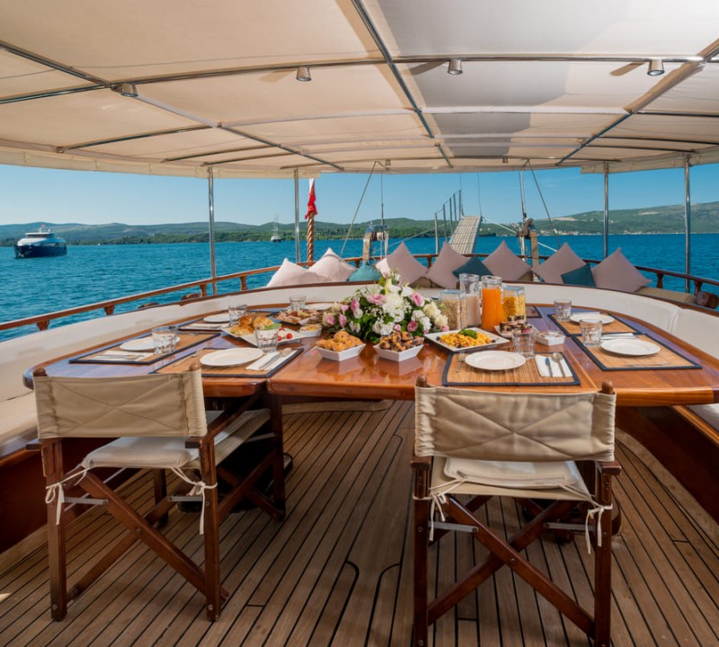 Exterior Dining