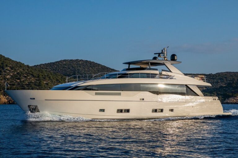M/Y SEVEN