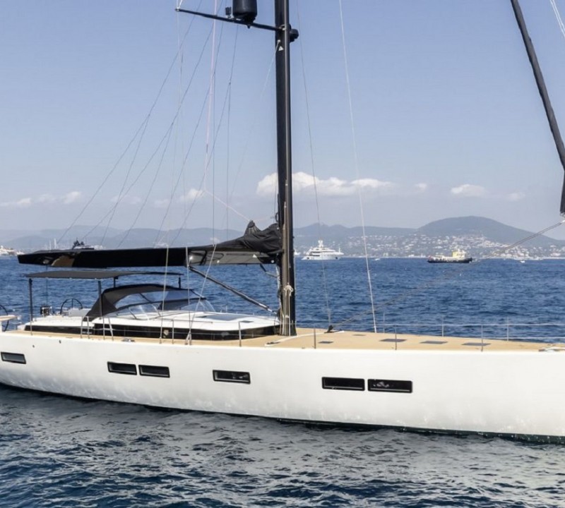 Luxury Yacht MYSTIC