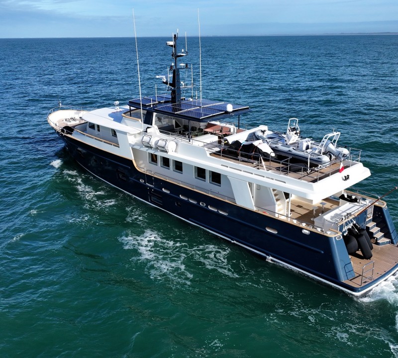 Superyacht ARAOK II