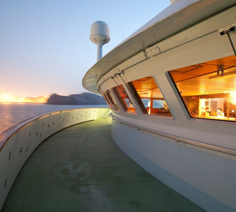 External: Yacht LOALOAT AL BEHAR's Bridgedeck Photograph