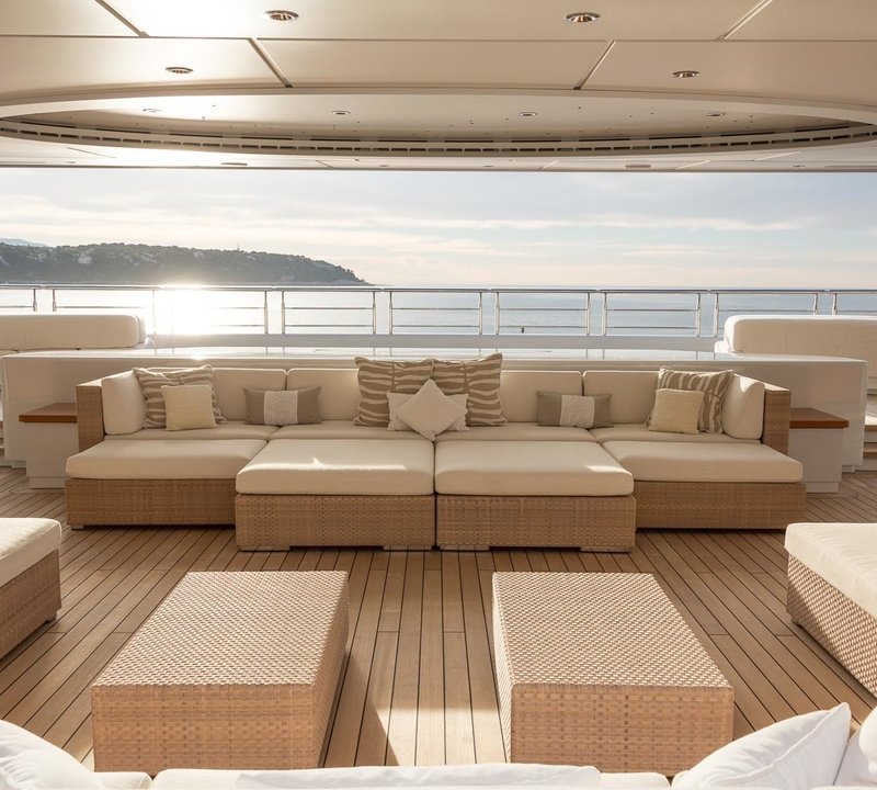 The 115m Yacht LUNA
