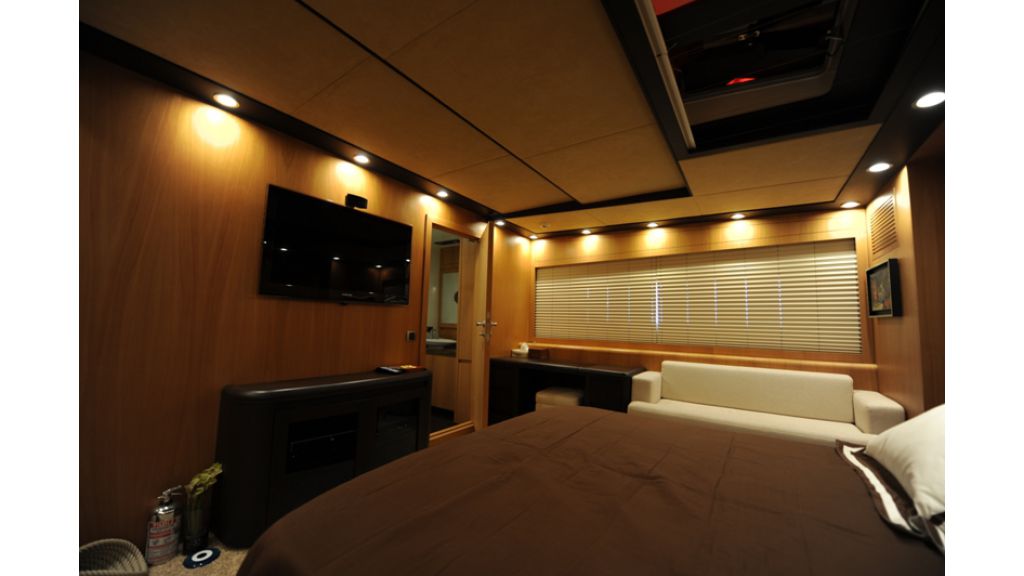 Double cabin