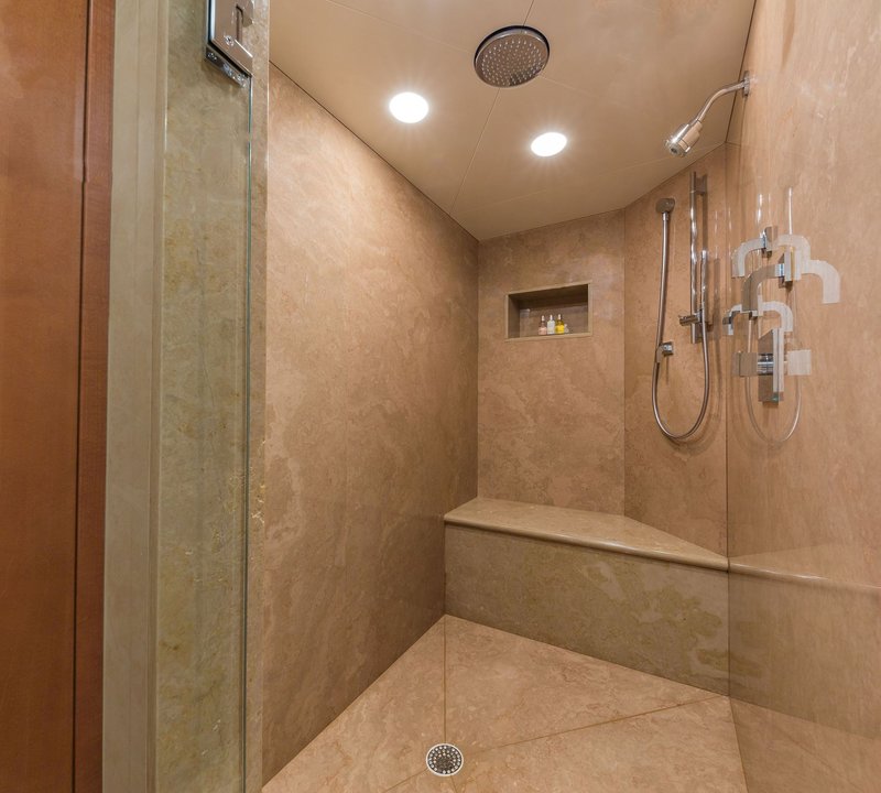 Master with shower
