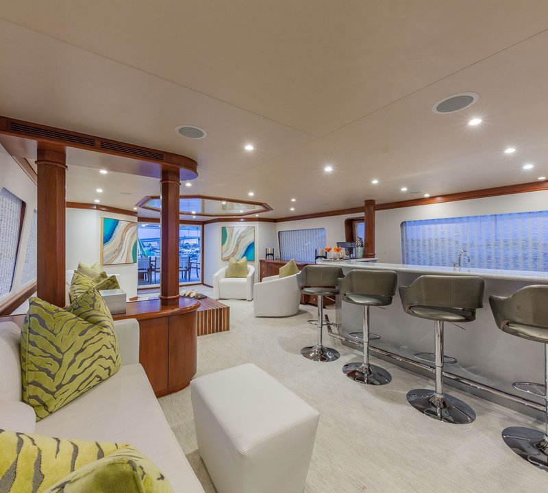 Sky lounge and bar