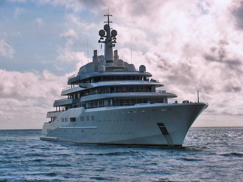 Profile On Board Yacht ECLIPSE