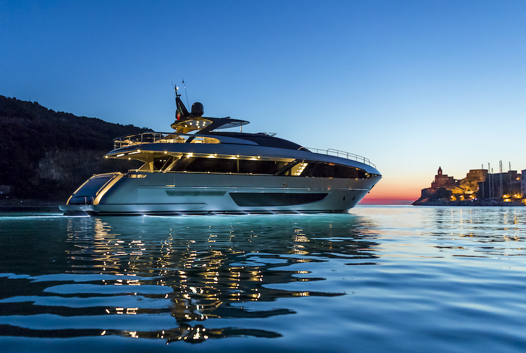 1_RIVA100Corsaro at the dawn