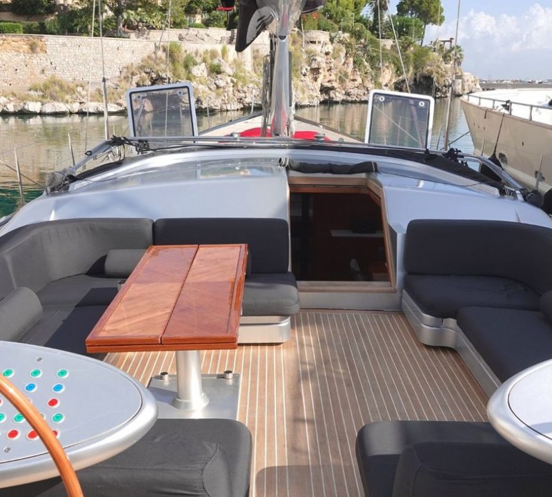 Deck cockpit