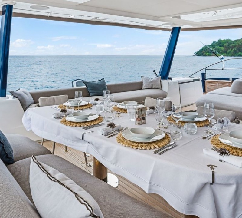 Aft Cockpit Dining