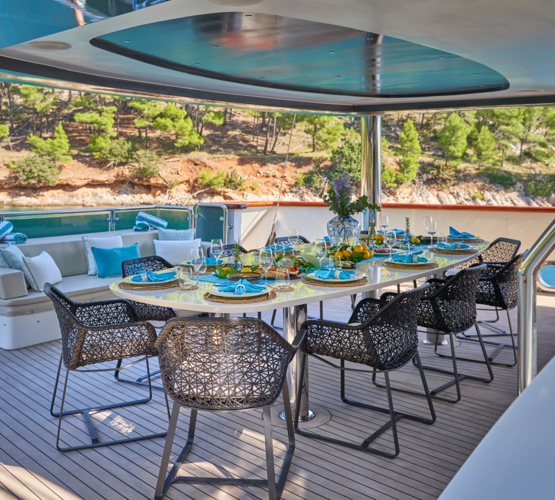 Deck Dining