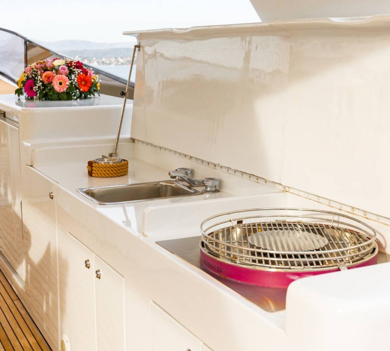 Deck Grill And Bar