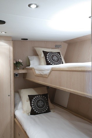 The 20m Yacht LABRADOR