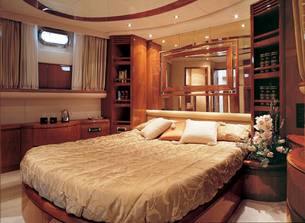 The 22m Yacht IRIS