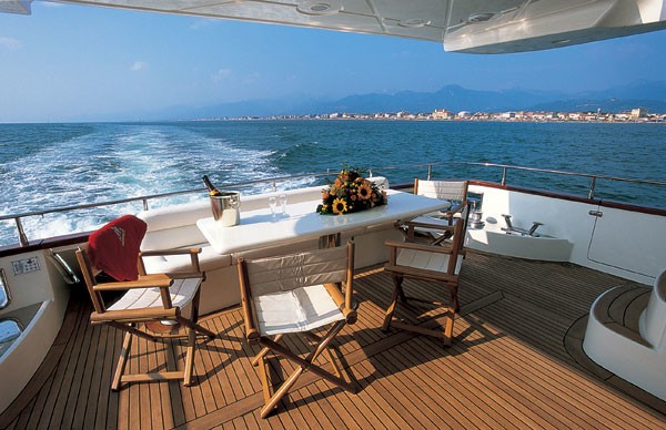 The 22m Yacht IRIS