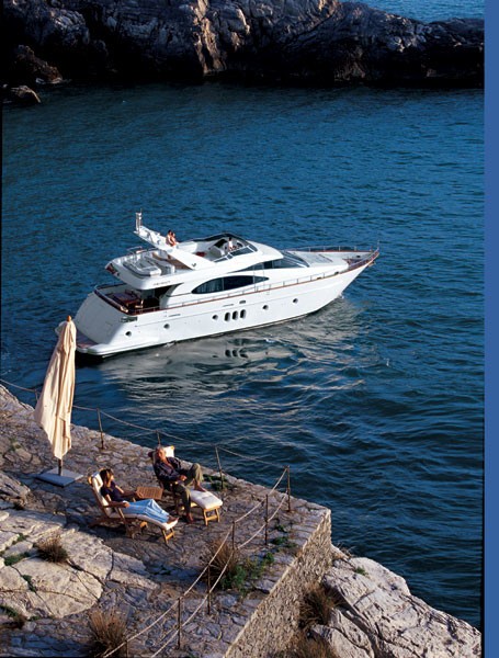 The 22m Yacht IRIS