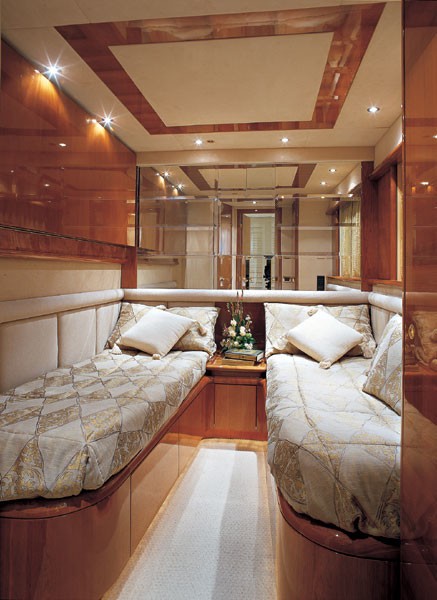 The 22m Yacht IRIS