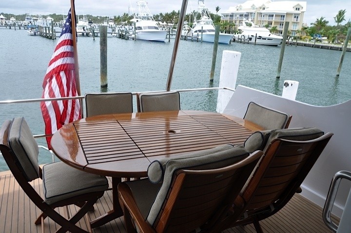Life On Yacht ISLAND GIRL