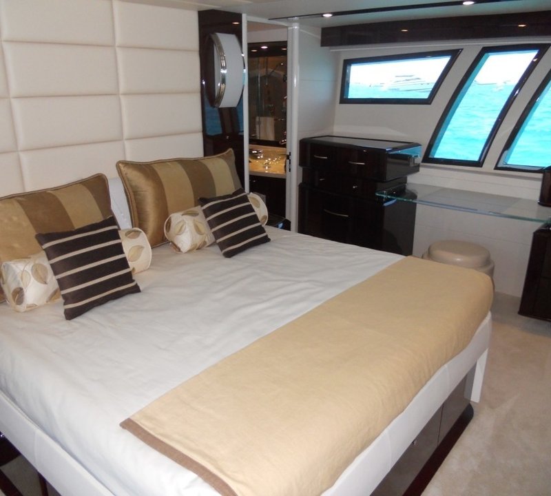 The 23m Yacht CARBON