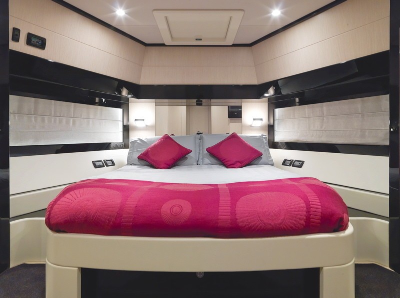 The 23m Yacht STINGRAY M