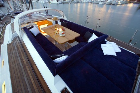 The 23m Yacht SUNDAY MORNING
