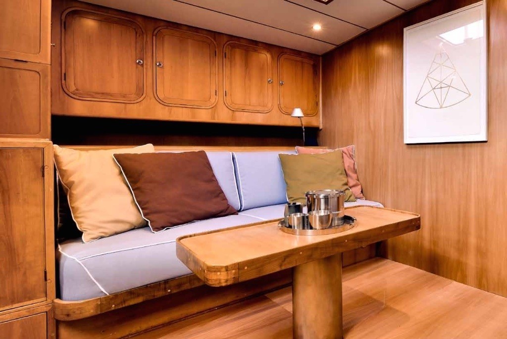 The 23m Yacht TESS