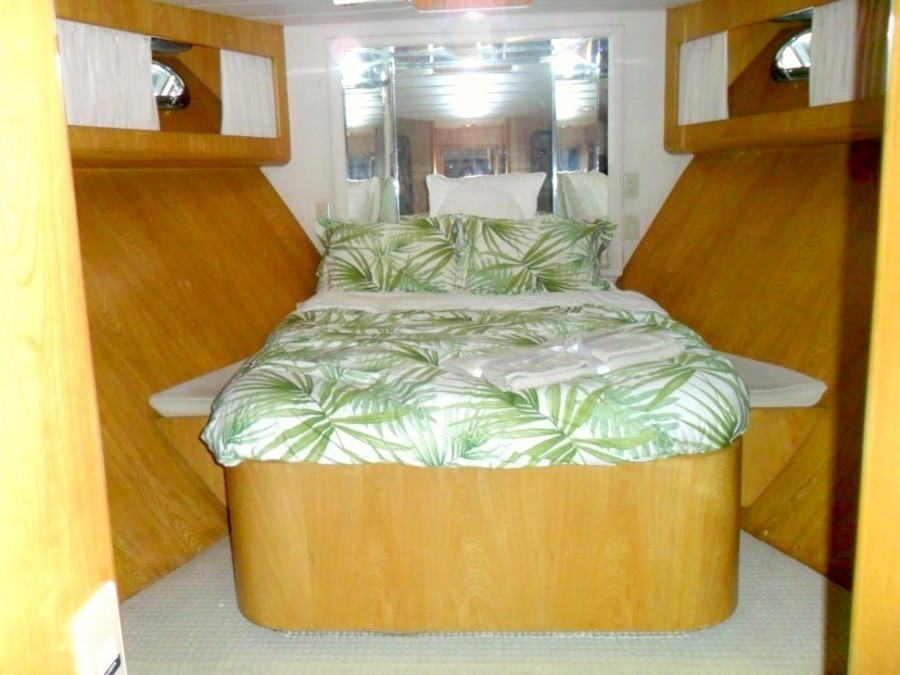 The 23m Yacht ZIA