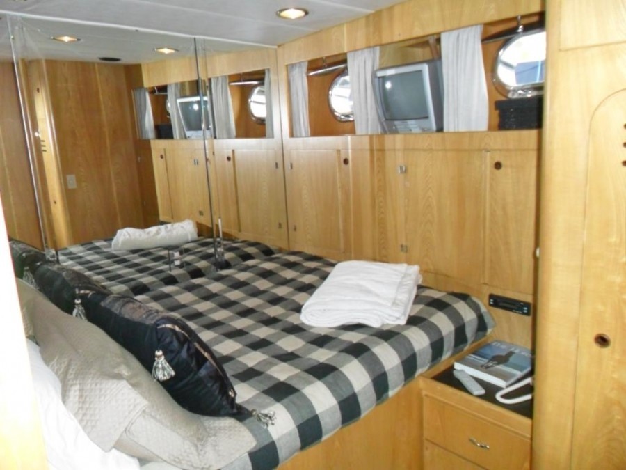 The 23m Yacht ZIA