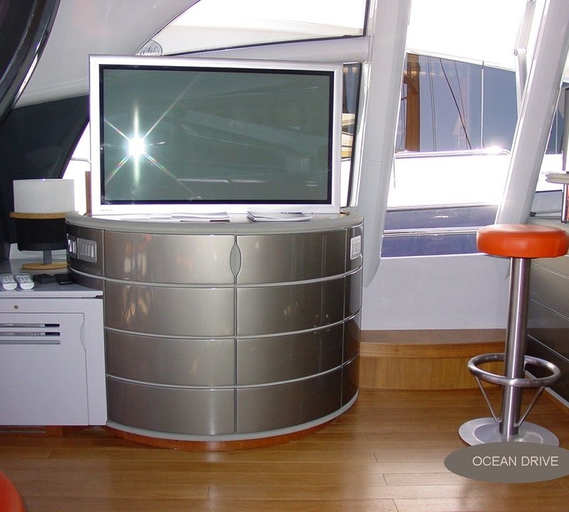 The 24m Yacht LES A