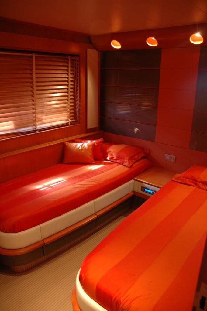 The 24m Yacht LES A