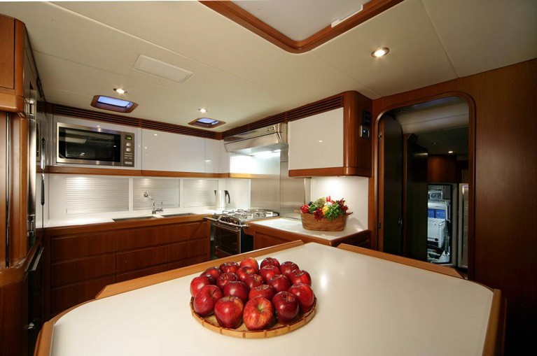 The 24m Yacht SI VIS PACEM