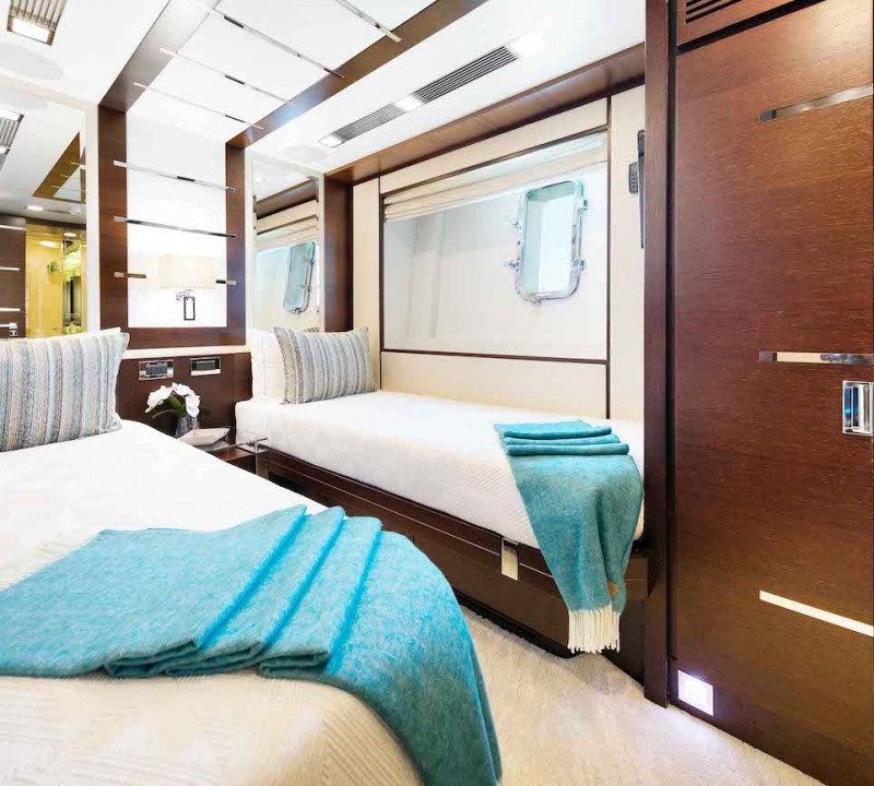 Port Twin With Pullman (Does Not Convert)