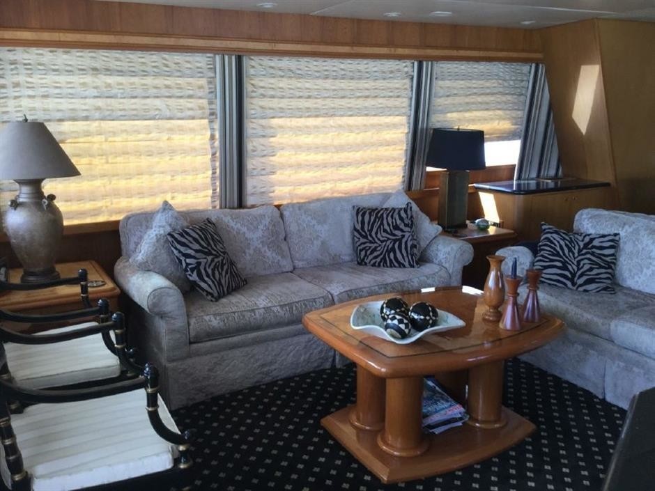 The 25m Yacht CAPTIVATOR