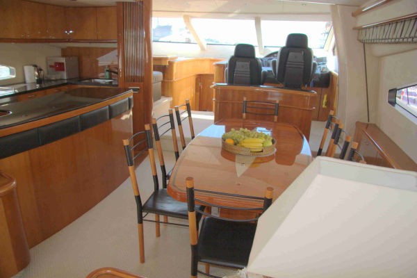 The 25m Yacht LUCKY BEAR