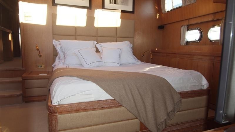 The 25m Yacht NOON TEASE