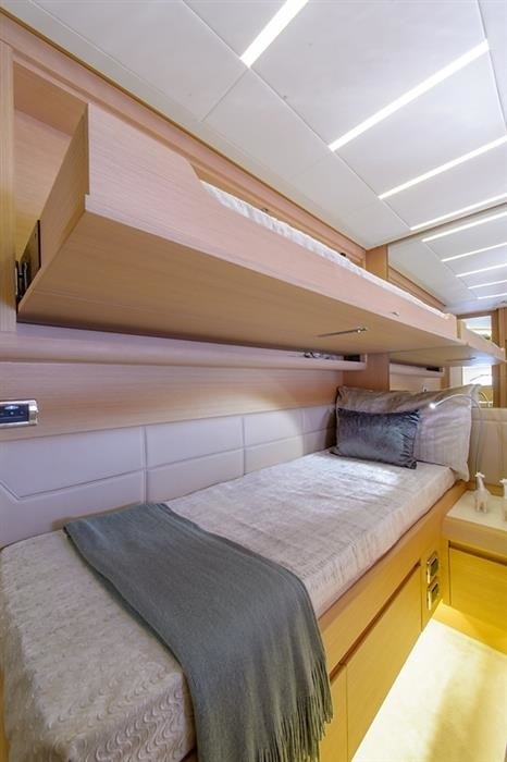 The 25m Yacht PERSHING 82