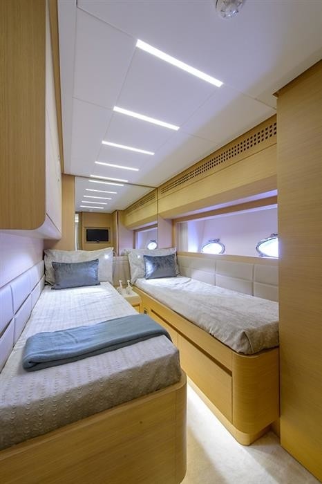 The 25m Yacht PERSHING 82
