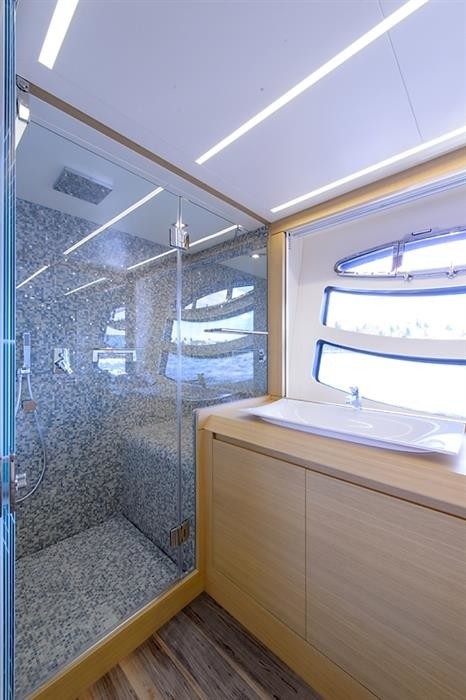 The 25m Yacht PERSHING 82