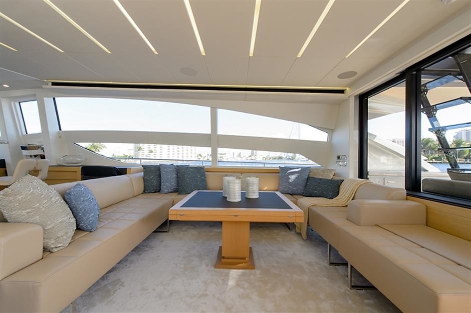 The 25m Yacht PERSHING 82