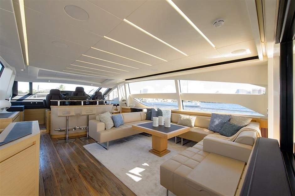 The 25m Yacht PERSHING 82