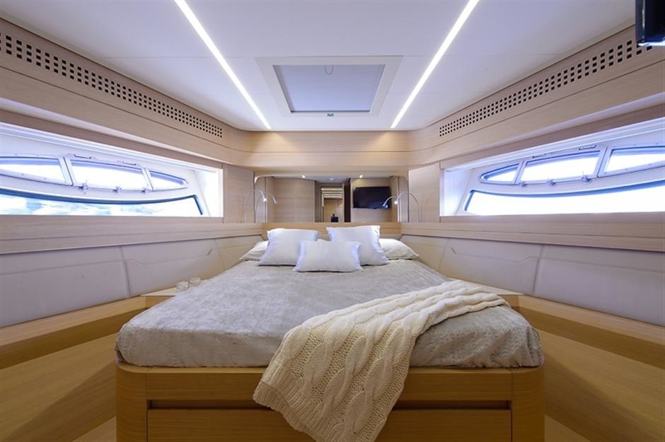 The 25m Yacht PERSHING 82