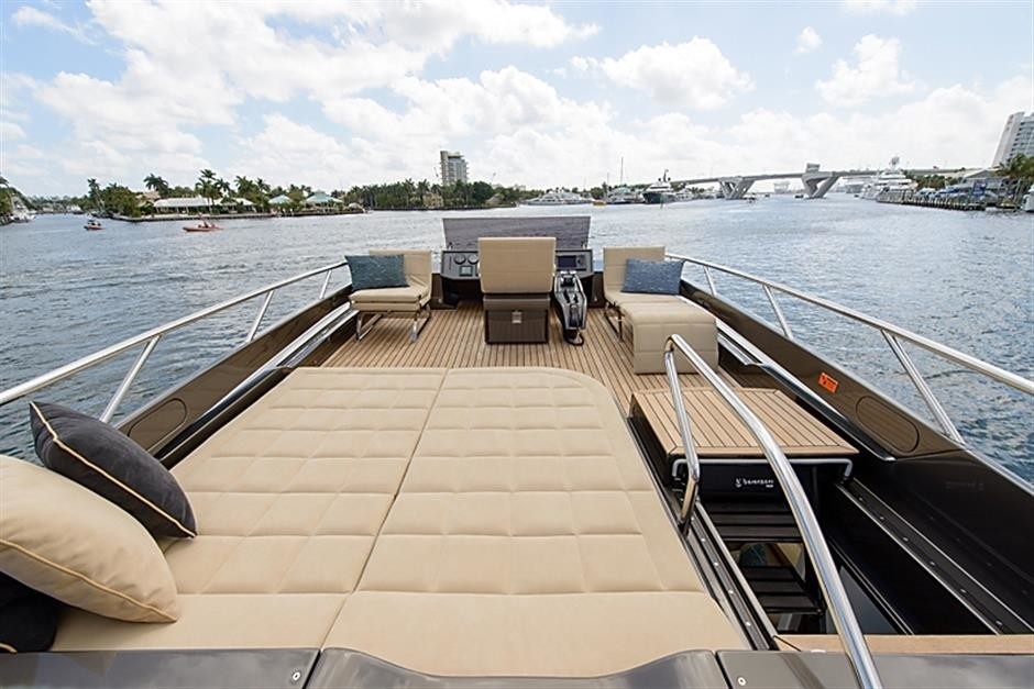 The 25m Yacht PERSHING 82